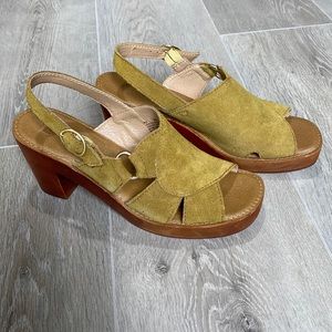 Latigo Iris Leather Clog Sandal - avocado - size 9